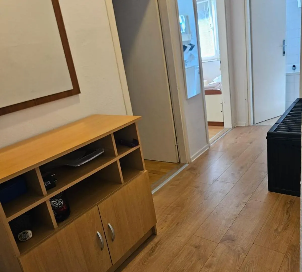 Family apartment by the beach غورني كارين 0*,  كرواتيا